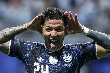 O craque argentino custou 134 milhões de euros ao trocar o Chelsea pelo Manchester City nesta janela de transferências -  (crédito:  AFP)