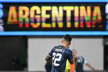 Argentina's forward #22 Lautaro Martinez celebrates scoring his team's second goal during the 2026 World Cup football tournament semi-final match between England and Argentina at the Atlanta Stadium in Atlanta on July 15, 2026. (Photo by ROBERTO SCHMIDT / AFP)
- (crédito: AFP) Argentina's forward #22 Lautaro Martinez celebrates scoring his team's second goal during the 2026 World Cup football tournament semi-final match between England and Argentina at the Atlanta Stadium in Atlanta on July 15, 2026. (Photo by ROBERTO SCHMIDT / AFP)
- (crédito: AFP)