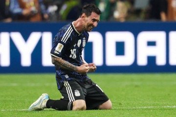 Argentina's forward #10 Lionel Messi celebrates after winning the 2026 World Cup football tournament semi-final match between England and Argentina at the Atlanta Stadium in Atlanta on July 15, 2026. (Photo by Odd ANDERSEN / AFP)
- (crédito: AFP) Argentina's forward #10 Lionel Messi celebrates after winning the 2026 World Cup football tournament semi-final match between England and Argentina at the Atlanta Stadium in Atlanta on July 15, 2026. (Photo by Odd ANDERSEN / AFP)
- (crédito: AFP)