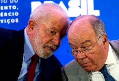 Lula reuniu-se com o ministro das Relações Exteriores, Mauro Vieira, no Planalto, para alinhar a estratégia a ser adotada -  (crédito:  Marcelo Carmargo/Agencia Brasil)