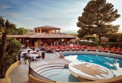 Byblos Saint-Tropez: o hotel das celebridades que há seis décadas reina na Riviera Francesa -  (crédito: Uai Turismo) -Byblos Saint-Tropez: o hotel das celebridades que há seis décadas reina na Riviera Francesa -  (crédito: Uai Turismo)