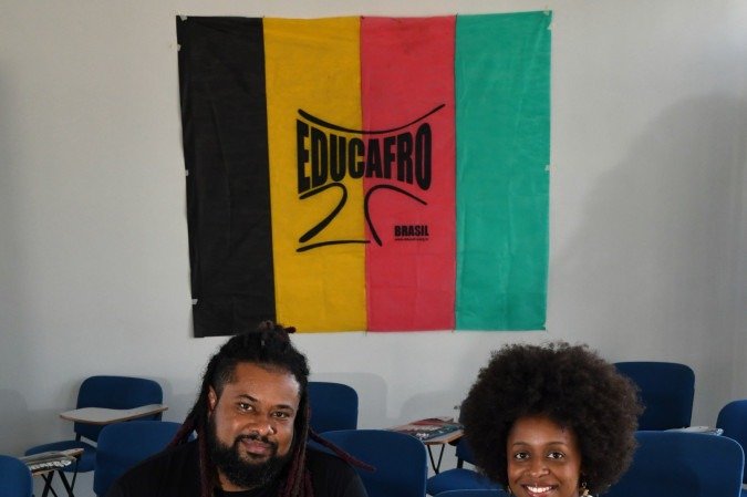  15/07/2026 Crédito: Marcelo Ferreira/CB/D.A Press. Brasil. Brasília - DF -  Educafro, organização dedicda a promover a inclusão da população negra de baixa renda no ensino superior. Daniel Souza (coordenador do Educafro de Brasília) com Sara Vargas (esdutande beneficiada pelo projeto)