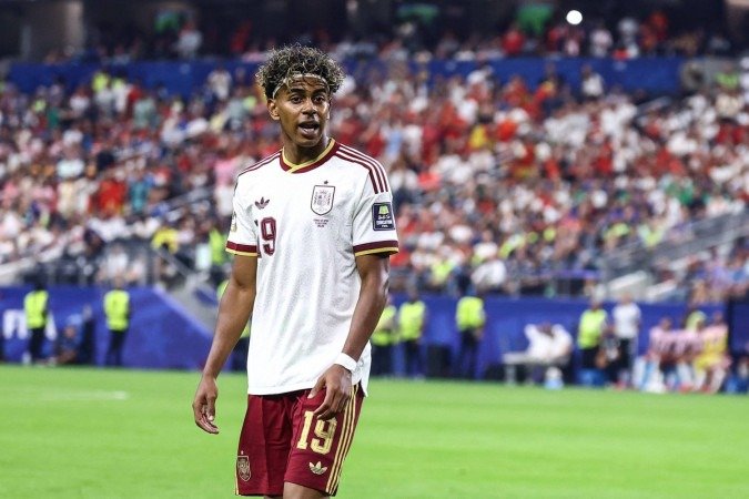 A seleção espanhola agora aguarda o vencedor do duelo entre Inglaterra e Argentina, que se enfrentam nesta quarta-feira (15) - (crédito: Charly Triballeau/AFP) A seleção espanhola agora aguarda o vencedor do duelo entre Inglaterra e Argentina, que se enfrentam nesta quarta-feira (15) - (crédito: Charly Triballeau/AFP)