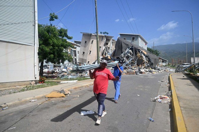Acampamentos improvisados sem infraestrutura básica de saneamento já abrigam ao menos 20.857 pessoas no país - (crédito: Juan Barreto/AFP) Acampamentos improvisados sem infraestrutura básica de saneamento já abrigam ao menos 20.857 pessoas no país - (crédito: Juan Barreto/AFP)