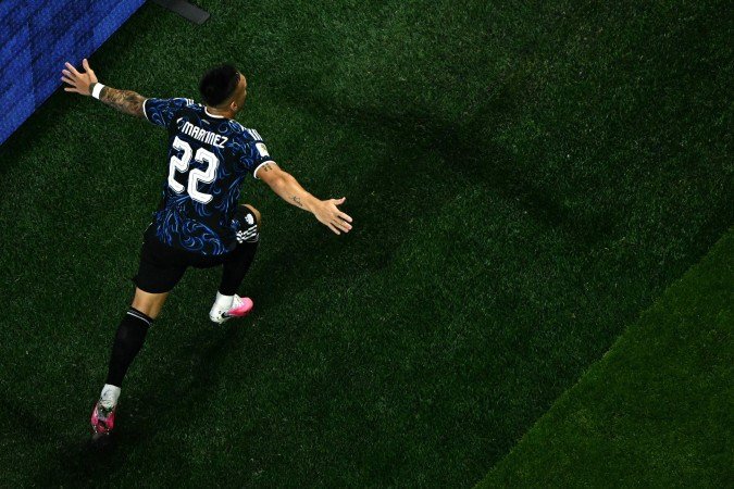  Argentina's forward #22 Lautaro Martinez celebrates scoring his team's second goal during the 2026 World Cup football tournament semi-final match between England and Argentina at the Atlanta Stadium in Atlanta on July 15, 2026.  (Photo by Jewel SAMAD / AFP)
       -  (crédito: Jewel Samad/AFP)