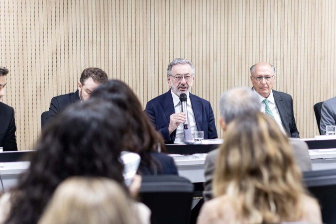 Sem citar nomes, o ministro de Lula mandou recados ao presidenciável do PL, Flávio Bolsonaro, que apoiou — em julho de 2025 — a aplicação do tarifaço - (crédito: Divulgação/MDic) Sem citar nomes, o ministro de Lula mandou recados ao presidenciável do PL, Flávio Bolsonaro, que apoiou — em julho de 2025 — a aplicação do tarifaço - (crédito: Divulgação/MDic)