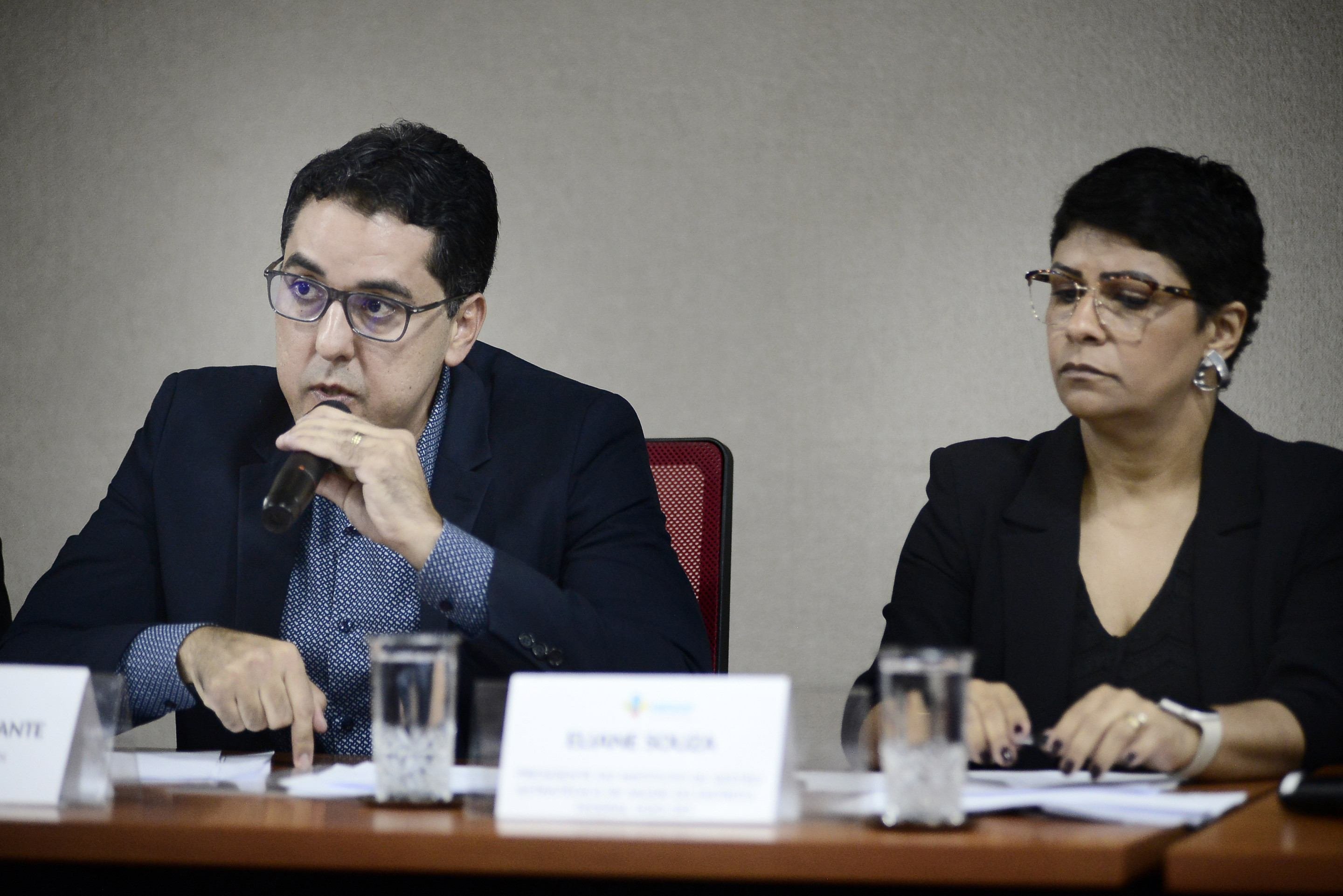  16/07/2026. Cr&eacute;dito: Minervino J&uacute;nior/CB/D.A Press. Brasil.  Brasilia - DF.Coletiva da Secretaria de Sa&uacute;de sobre as mortes de mulheres gr&aacute;vidas nos hospitais do DF. Diretora-presidente do Instituto de Gest&atilde;o Estrat&eacute;gica de Sa&uacute;de do Distrito Federal (IGES-DF)  Eliane Souza Abreu