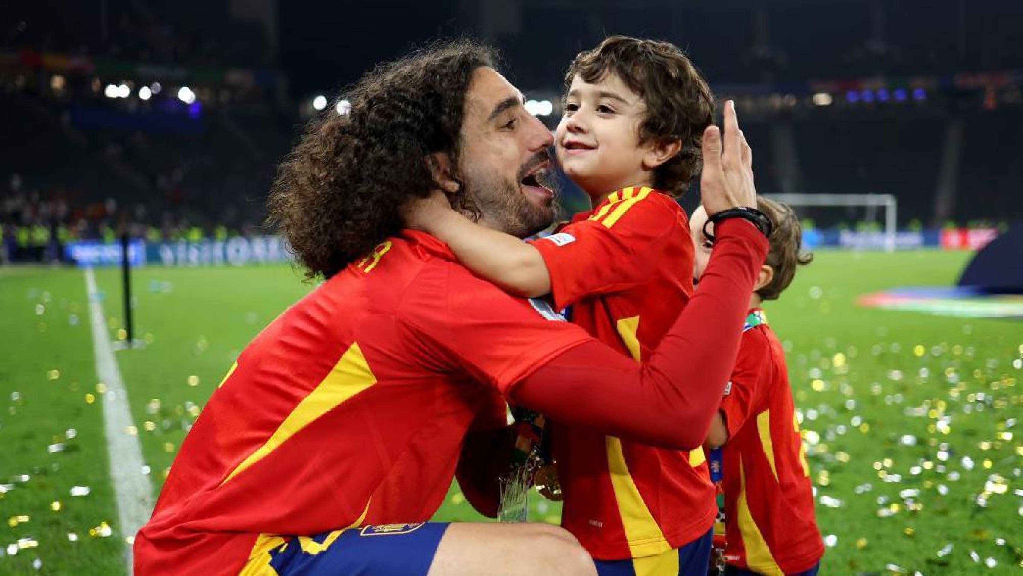 'Às vezes não sei como ajudá-lo': como diagnóstico de autismo do filho mudou a vida de Cucurella, da seleção espanhola