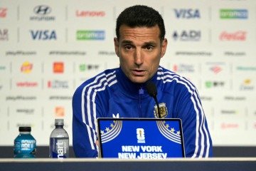 Lionel Scaloni diz ter sido obrigado a treinar em um horário indesejado devido à agenda extracampo - (crédito: Juan Mabromata/AFP) Lionel Scaloni diz ter sido obrigado a treinar em um horário indesejado devido à agenda extracampo - (crédito: Juan Mabromata/AFP)
