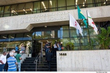 A decisão que identificou o uso de jurisprudências falsas é da juíza Flávia de Vasconcellos Lanari, do Juizado Especial Cível da Comarca de Belo Horizonte. - (crédito: Robert Leal/TJMG) A decisão que identificou o uso de jurisprudências falsas é da juíza Flávia de Vasconcellos Lanari, do Juizado Especial Cível da Comarca de Belo Horizonte. - (crédito: Robert Leal/TJMG)