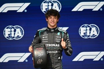 O piloto italiano da Mercedes, Kimi Antonelli, reage após conquistar a pole position durante a sessão de classificação no circuito de Spa-Francorchamps, em Spa, antes do Grande Prêmio da Bélgica de Fórmula 1, em 18 de julho de 2026 - (crédito: ANDREJ ISAKOVIC / AFP) O piloto italiano da Mercedes, Kimi Antonelli, reage após conquistar a pole position durante a sessão de classificação no circuito de Spa-Francorchamps, em Spa, antes do Grande Prêmio da Bélgica de Fórmula 1, em 18 de julho de 2026 - (crédito: ANDREJ ISAKOVIC / AFP)