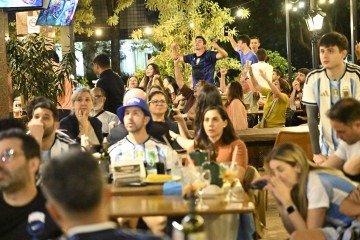 Os números indicam que a decisão do Mundial funcionou como um importante catalisador de consumo na capital federal, impulsionando segmentos ligados à alimentação e ao entretenimento - (crédito: Carlos Vieira/CB/D.A Press) Os números indicam que a decisão do Mundial funcionou como um importante catalisador de consumo na capital federal, impulsionando segmentos ligados à alimentação e ao entretenimento - (crédito: Carlos Vieira/CB/D.A Press)