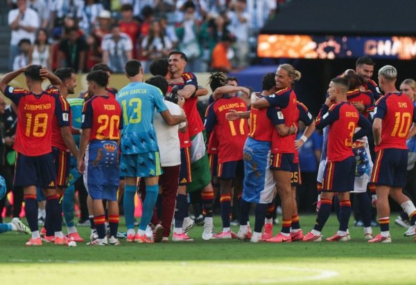 Vitória da Espanha sobre a Argentina -  (crédito: PATRICIA DE MELO MOREIRA / AFP)