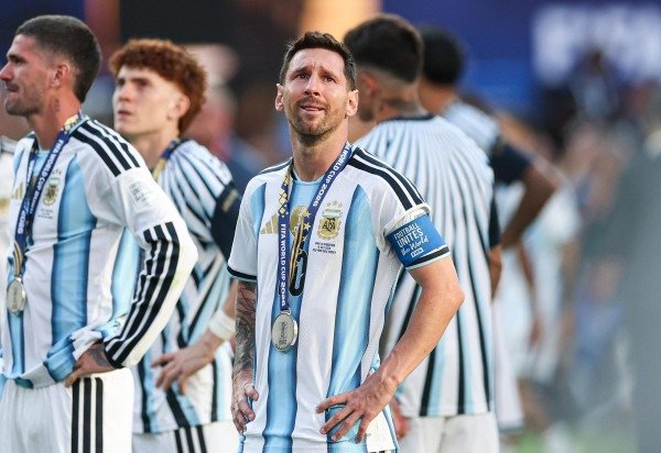 Atacante da Argentina, Lionel Messi chora após derrota por 1 x 0 para a Espanha, na final da Copa do Mundo de 2026       -  (crédito:  AFP)