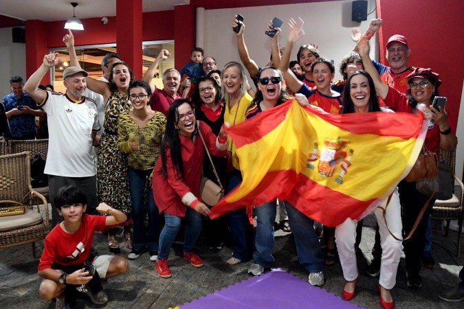 A festa de torcedores e admiradores no Cervantes foi regada a paella e cerveja tradicionais espanholas - (crédito: Marcelo Ferreira/CB/D.A Press) A festa de torcedores e admiradores no Cervantes foi regada a paella e cerveja tradicionais espanholas - (crédito: Marcelo Ferreira/CB/D.A Press)