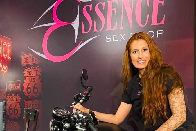 A sexóloga Priscila Helena pretende apresentar no espaço Lady Bikes uma abordagem leve, respeitosa e responsável sobre bem-estar íntimo e qualidade dos relacionamentos - (crédito: Divulgação/EssenceSexshop) A sexóloga Priscila Helena pretende apresentar no espaço Lady Bikes uma abordagem leve, respeitosa e responsável sobre bem-estar íntimo e qualidade dos relacionamentos - (crédito: Divulgação/EssenceSexshop)