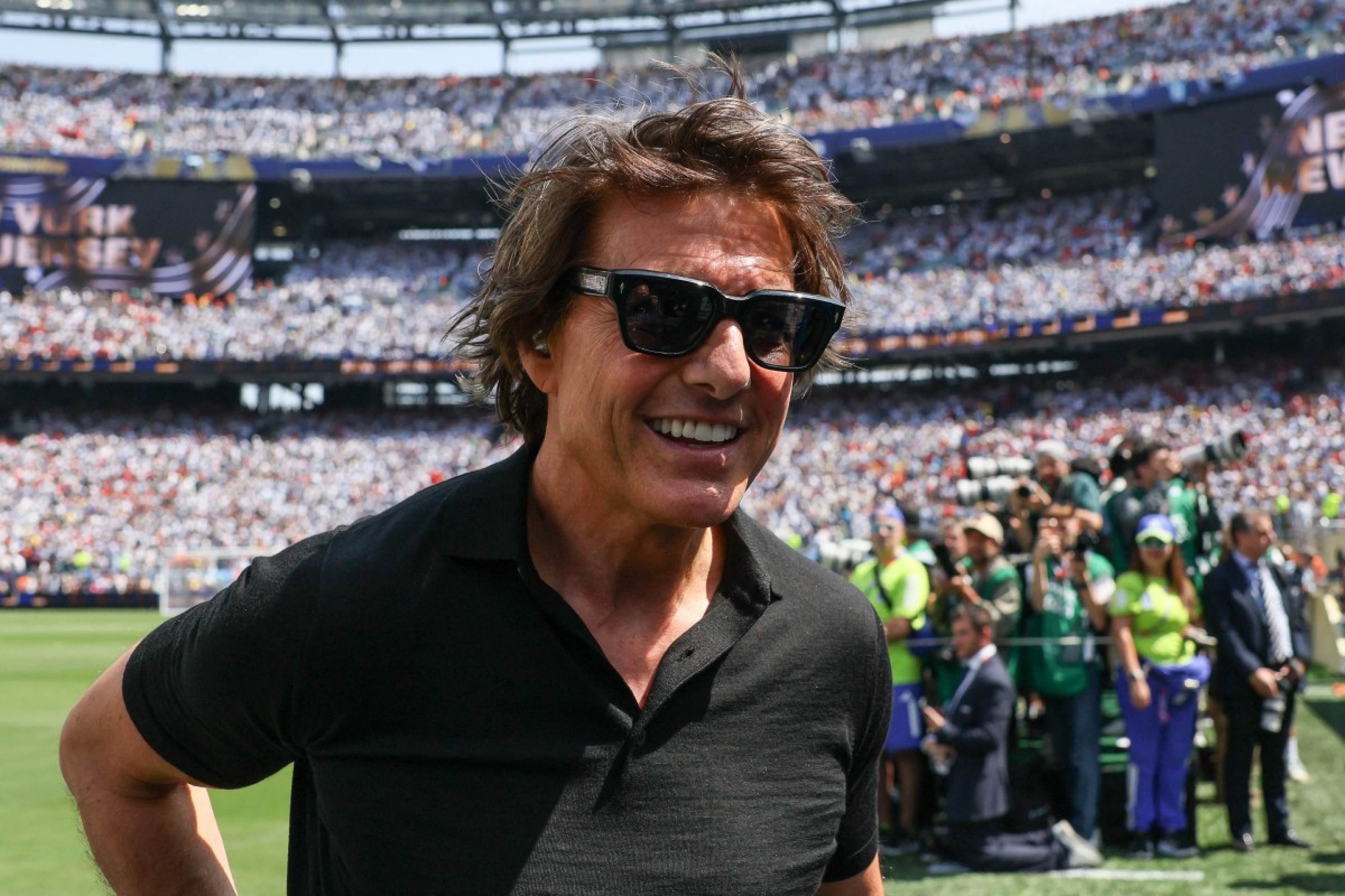 Celebridades no jogo entre Argentina e Espanha no final da Copa