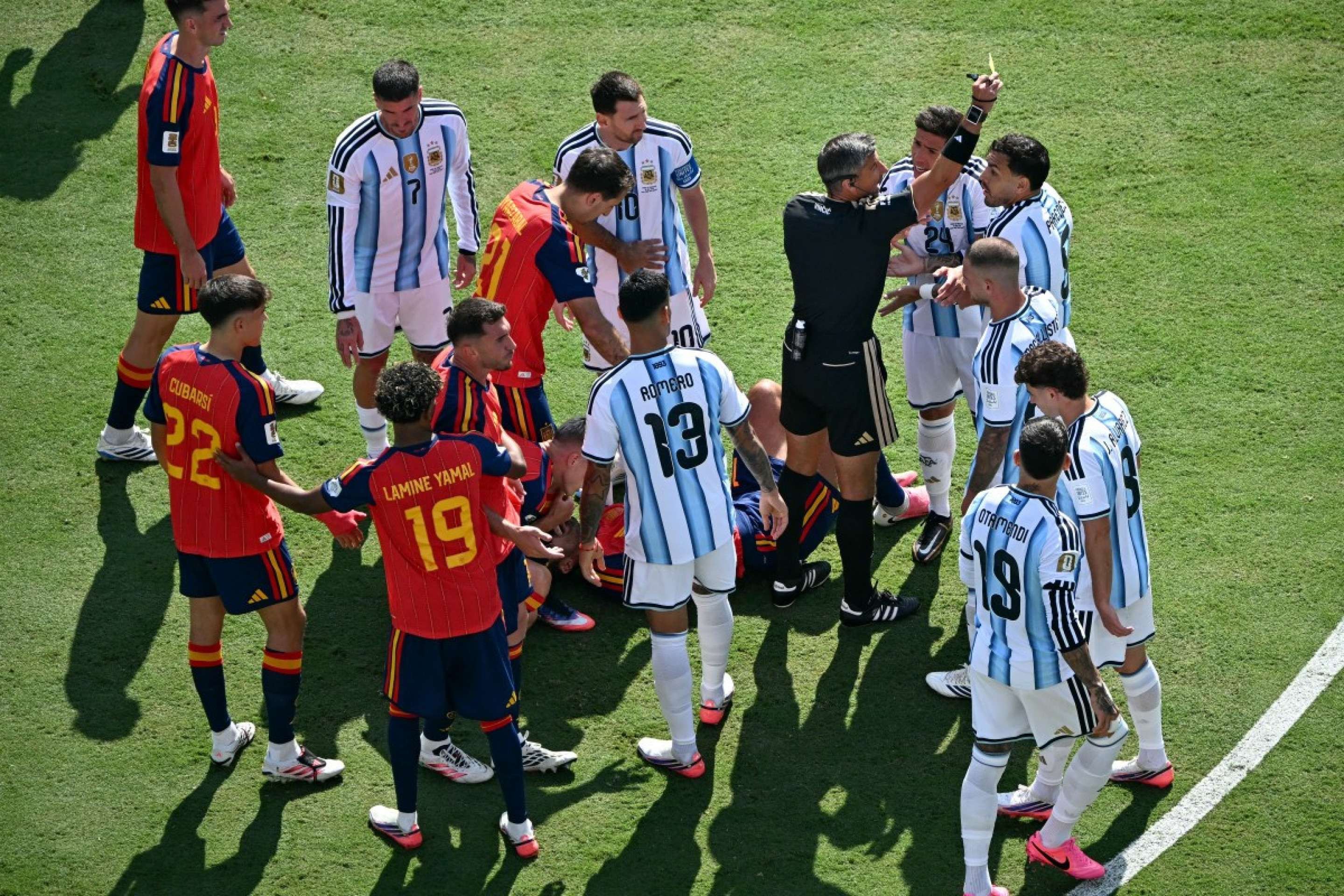 Jogo entre Espanha e Argentina