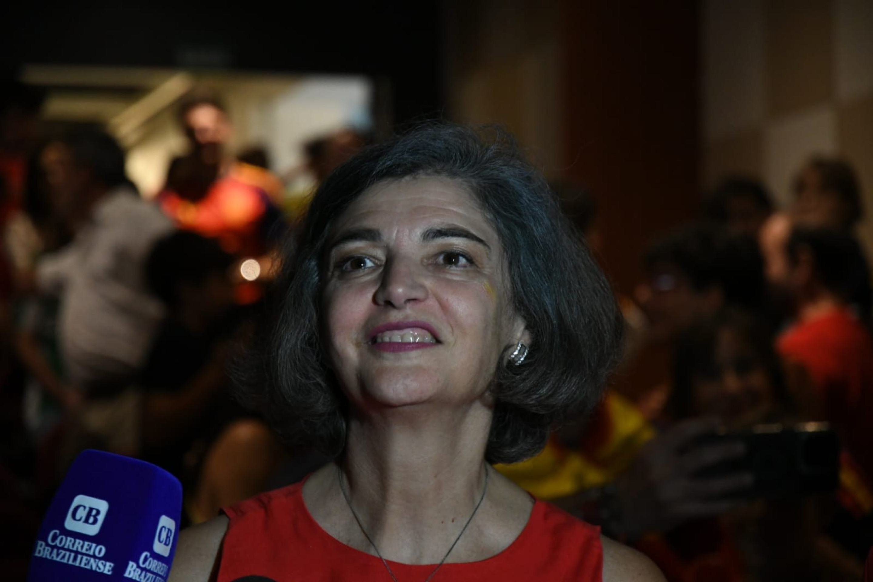 Embaixadora da Espanha no Brasil, Consuelo Femen&iacute;a comemorou o triunfo da sele&ccedil;&atilde;o