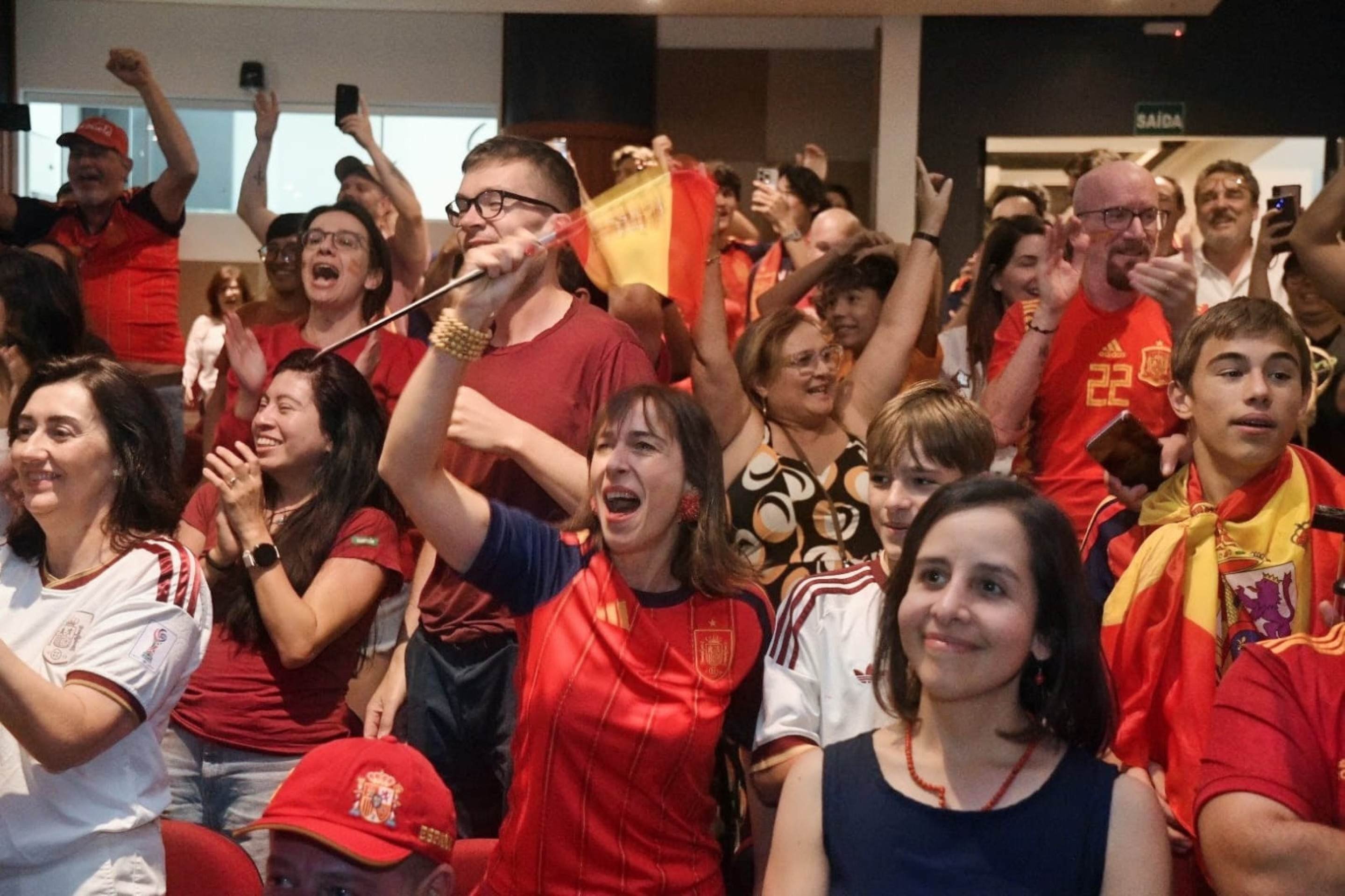 Torcedores comemoram a vit&oacute;ria da Espanha na Copa do Mundo 2026