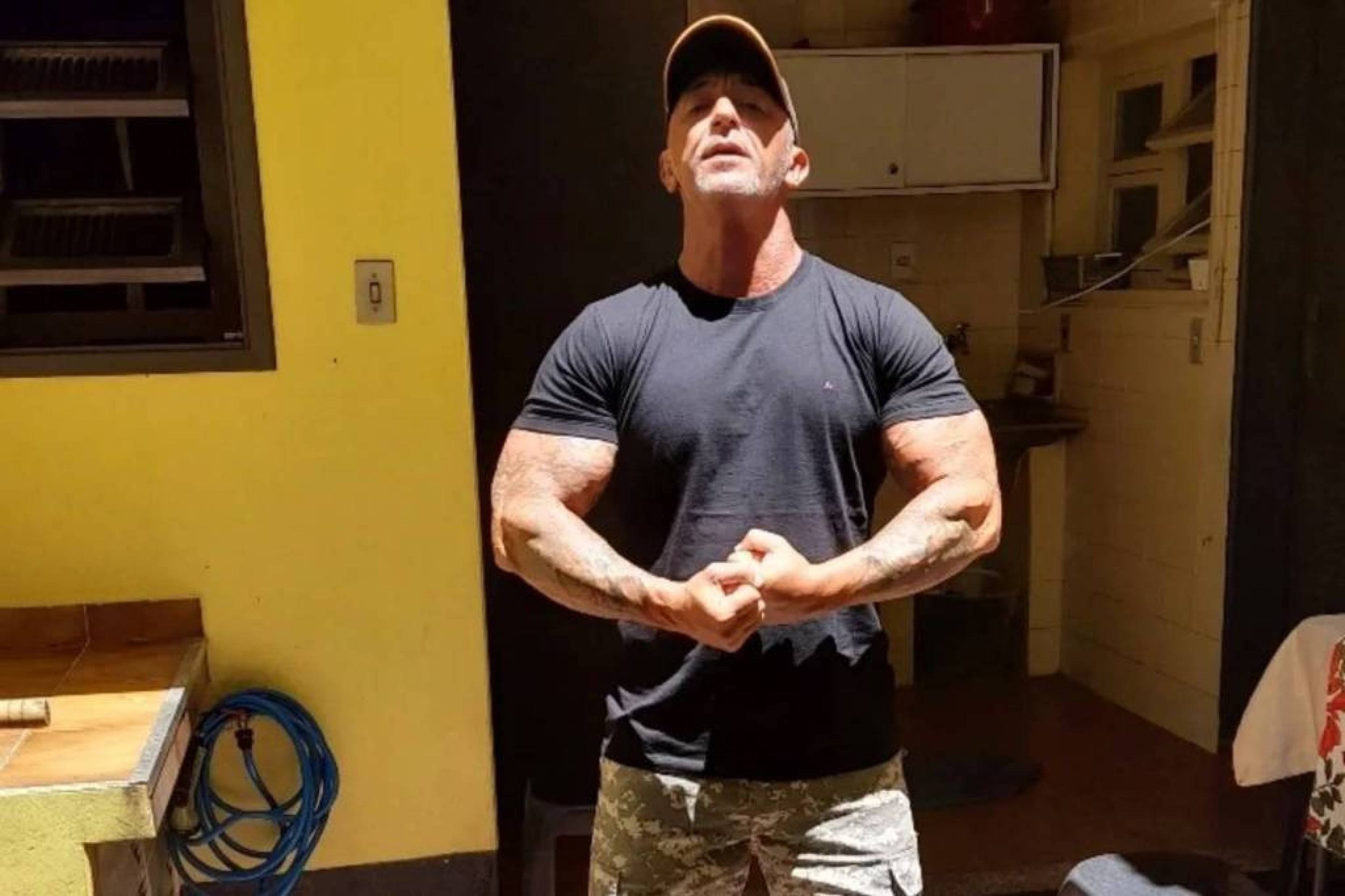 Cristian Cravinhos passa a vender conteúdo adulto 
