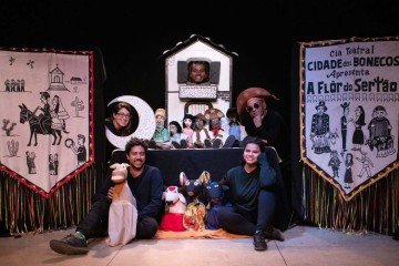Espetáculo traz personagens famosos da cultura nordestina como Homem da Meia-Noite, o Boi-Bumbá e os bonecos de mamulengo - (crédito: Fotos: Matheus Nascimento/Divulgação) Espetáculo traz personagens famosos da cultura nordestina como Homem da Meia-Noite, o Boi-Bumbá e os bonecos de mamulengo - (crédito: Fotos: Matheus Nascimento/Divulgação)