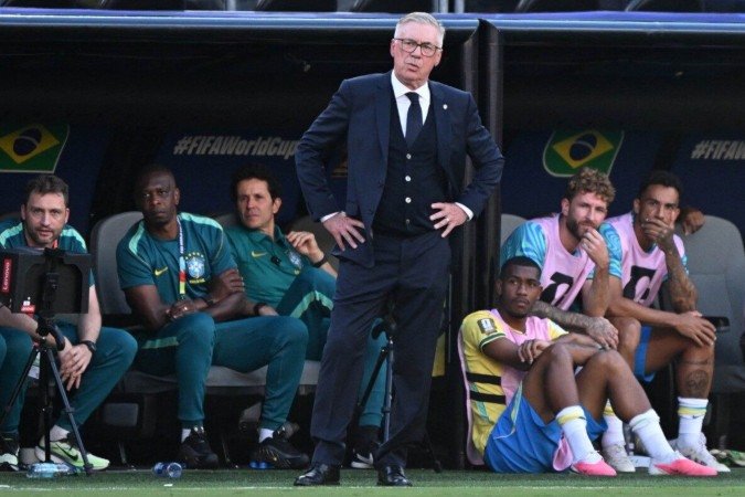 Brazil's Italian head coach Carlo Ancelotti gestures during the 2026 World Cup Group C football match between Brazil and Morocco at the New York/New Jersey Stadium in East Rutherford on June 13, 2026. (Photo by Jewel SAMAD / AFP)
- (crédito: AFP) Brazil's Italian head coach Carlo Ancelotti gestures during the 2026 World Cup Group C football match between Brazil and Morocco at the New York/New Jersey Stadium in East Rutherford on June 13, 2026. (Photo by Jewel SAMAD / AFP)
- (crédito: AFP)