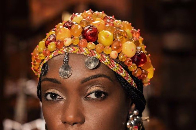 Binta chega a Batanga e desperta o interesse do rei Jendal - (crédito: TV Globo/ Fábio Rocha) Binta chega a Batanga e desperta o interesse do rei Jendal - (crédito: TV Globo/ Fábio Rocha)