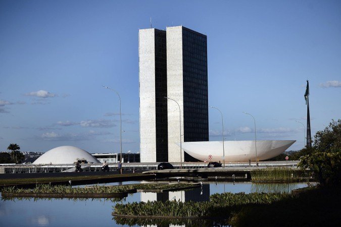 Congresso estende recesso pelas eleições e retoma votações em 10 de agosto - QTU Questões do Universo