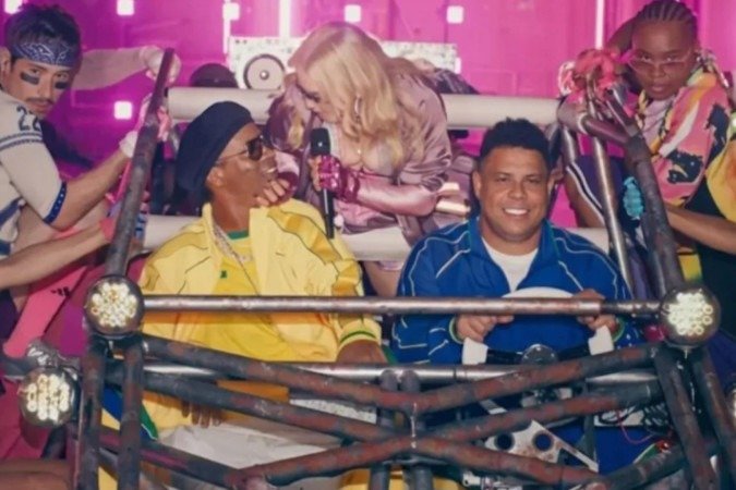 Ronaldinho expõe ligação particular de Madonna antes da final da Copa - (crédito: Reprodução/TV Globo) Ronaldinho expõe ligação particular de Madonna antes da final da Copa - (crédito: Reprodução/TV Globo)