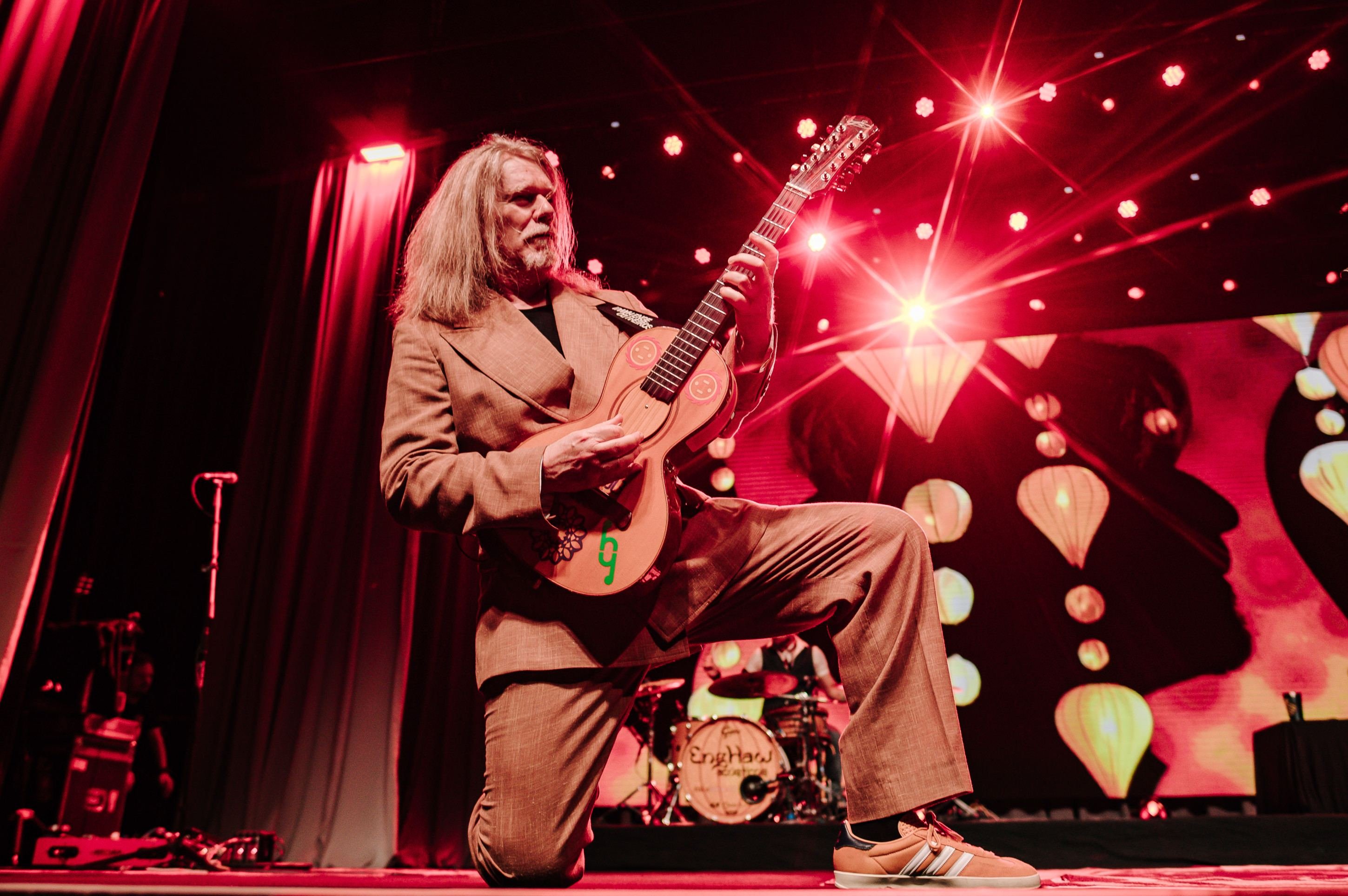 Humberto Gessinger leva ao palco quatro décadas de Egenheiros do Hawaii