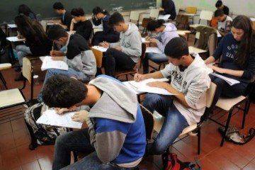 Em 2026, cerca de R$ 7,5 bi poderão ser distribuídos às redes de ensino que atenderem aos critérios estabelecidos pelo MEC - (crédito: Gabriel Jabur/Agência Brasil ) Em 2026, cerca de R$ 7,5 bi poderão ser distribuídos às redes de ensino que atenderem aos critérios estabelecidos pelo MEC - (crédito: Gabriel Jabur/Agência Brasil )