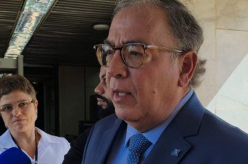 'O governo nos convidou para essa conversa, mostrando bastante sensibilidade e preocupação com as nossas exportações', afirmou o presidente da Abimaq, na saída do encontro - (crédito: Fernanda Strickland/CB/DA.Press ) 'O governo nos convidou para essa conversa, mostrando bastante sensibilidade e preocupação com as nossas exportações', afirmou o presidente da Abimaq, na saída do encontro - (crédito: Fernanda Strickland/CB/DA.Press )