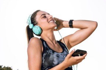 Ouvir música pode ajudar a melhorar a performance durante o treino - (crédito: Magnific ) Ouvir música pode ajudar a melhorar a performance durante o treino - (crédito: Magnific )