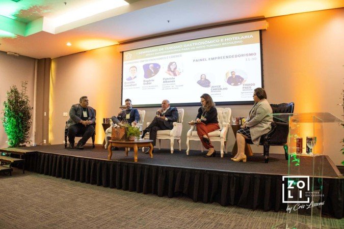 II Seminário de Turismo Gastronômico debate o futuro do setor e reúne especialistas em Curitiba - (crédito: Uai Turismo) II Seminário de Turismo Gastronômico debate o futuro do setor e reúne especialistas em Curitiba - (crédito: Uai Turismo)