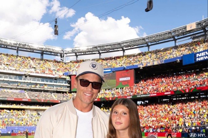 Tom Brady, ao lado da filha, Vivian 