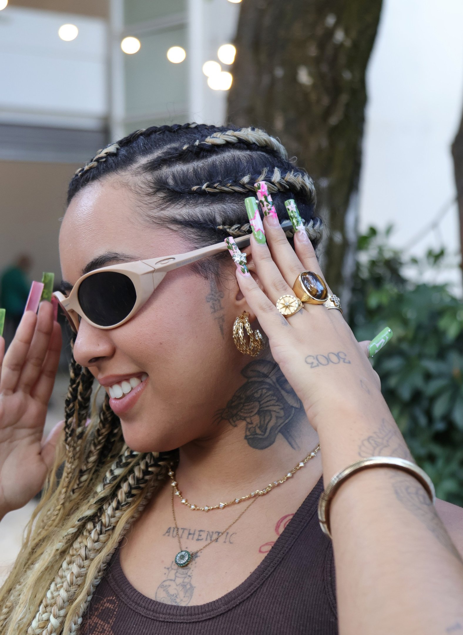 A estudante e produtora cultural Malu Antunes descobriu a pr&oacute;pria identidade por meio da moda     