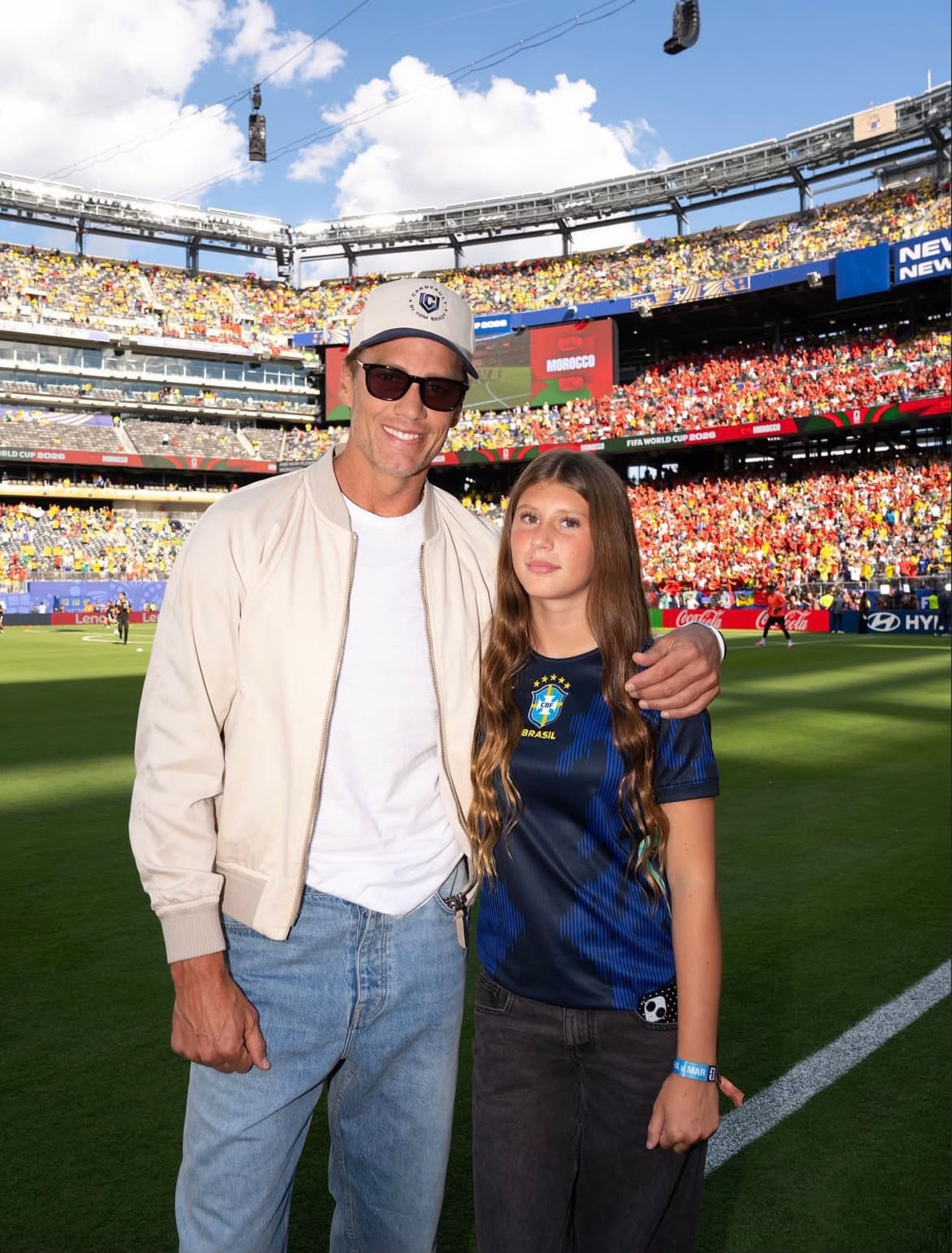Tom Brady, ao lado da filha, Vivian 
