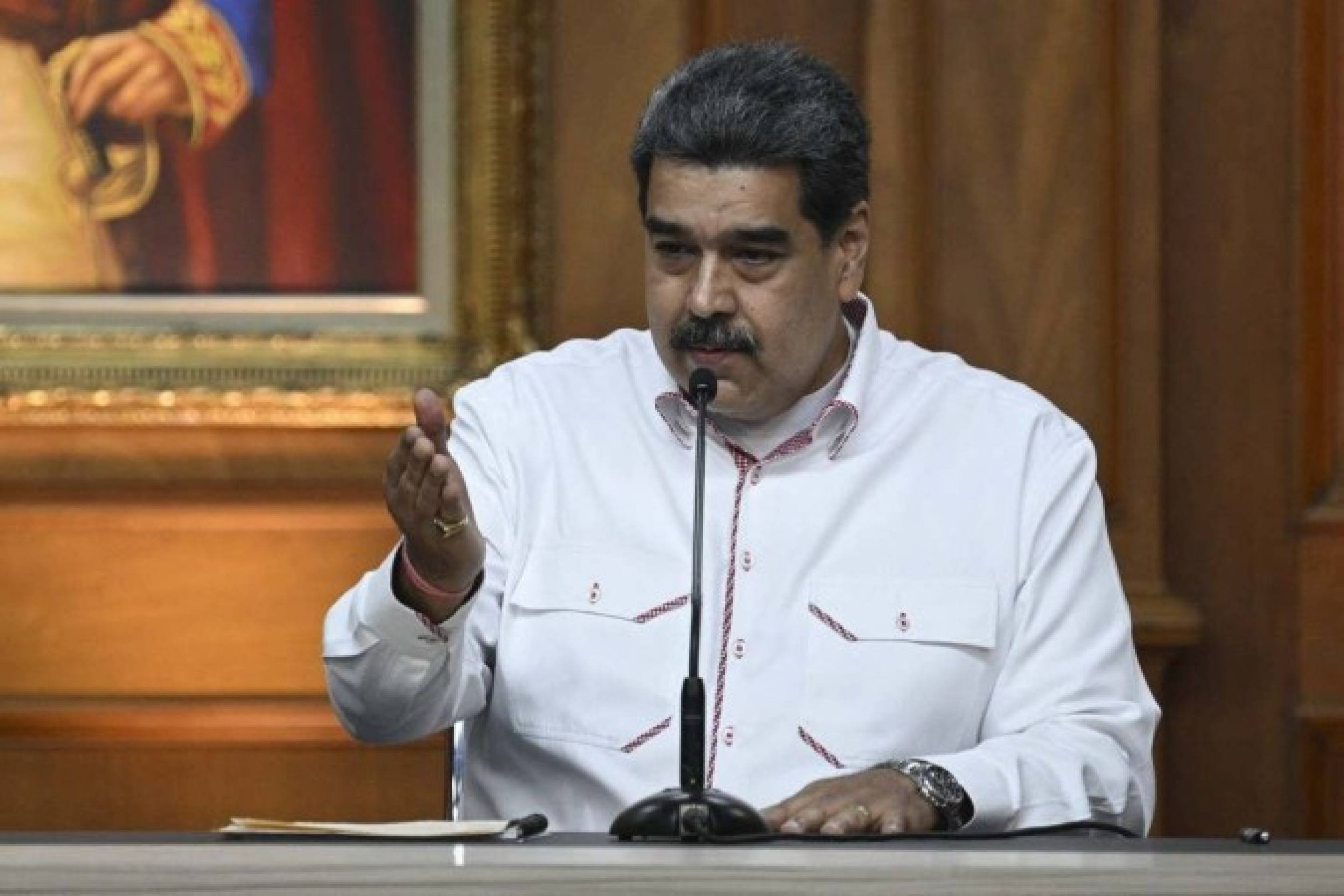 Maduro saúda 'todo caminho de diálogo' para a paz na Venezuela
