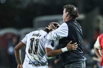 Técnico valorizou postura do elenco em meio a problemas financeiros - (crédito: Foto: Divulgação/Santos FC) Técnico valorizou postura do elenco em meio a problemas financeiros - (crédito: Foto: Divulgação/Santos FC)