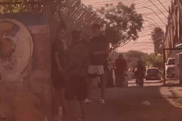 Suspeitos s&atilde;o flagrados durante a venda de drogas pr&oacute;ximo a uma escola em Ceil&acirc;ndia
 -  (crédito: Material cedido ao Correio)