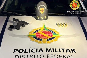 Homem que portava arma ilegalmente foi detido em Santa Maria - (crédito: Reprodução/PMDF) Homem que portava arma ilegalmente foi detido em Santa Maria - (crédito: Reprodução/PMDF)