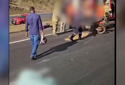 A mulher morreu ainda no local. O piloto foi encaminhado ao hospital -  (crédito: Material cedido ao Correio) -A mulher morreu ainda no local. O piloto foi encaminhado ao hospital -  (crédito: Material cedido ao Correio)