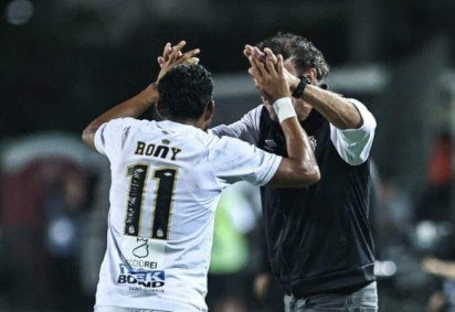 Rony marcou o último gol da vitória santista  -  (crédito: Foto: Divulgação/Santos FC) -Rony marcou o último gol da vitória santista  -  (crédito: Foto: Divulgação/Santos FC)