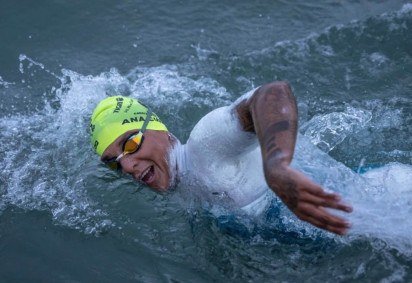 Ana Marcela Cunha bate recorde sul-americano na travessia do Canal da Mancha -  (crédito: Jonne Roriz / COB) -Ana Marcela Cunha bate recorde sul-americano na travessia do Canal da Mancha -  (crédito: Jonne Roriz / COB)
