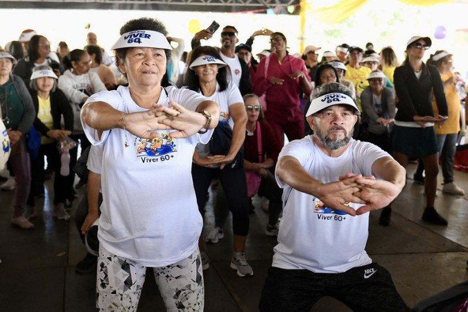Programa Viver 60+ promove bem estar-físico e mental de idosos por meio de atividades diversas e gratuitas - (crédito: Jhonatan Vieira) Programa Viver 60+ promove bem estar-físico e mental de idosos por meio de atividades diversas e gratuitas - (crédito: Jhonatan Vieira)