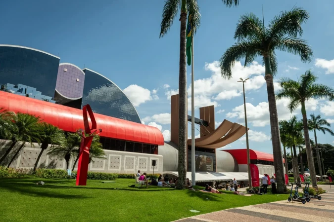 O gramado do Brasília Shopping recebe a segunda edição do Brasília Lê. Evento contará lounges e tapetes ao ar livre  -  (crédito: Reprodução/Brasília Shopping)