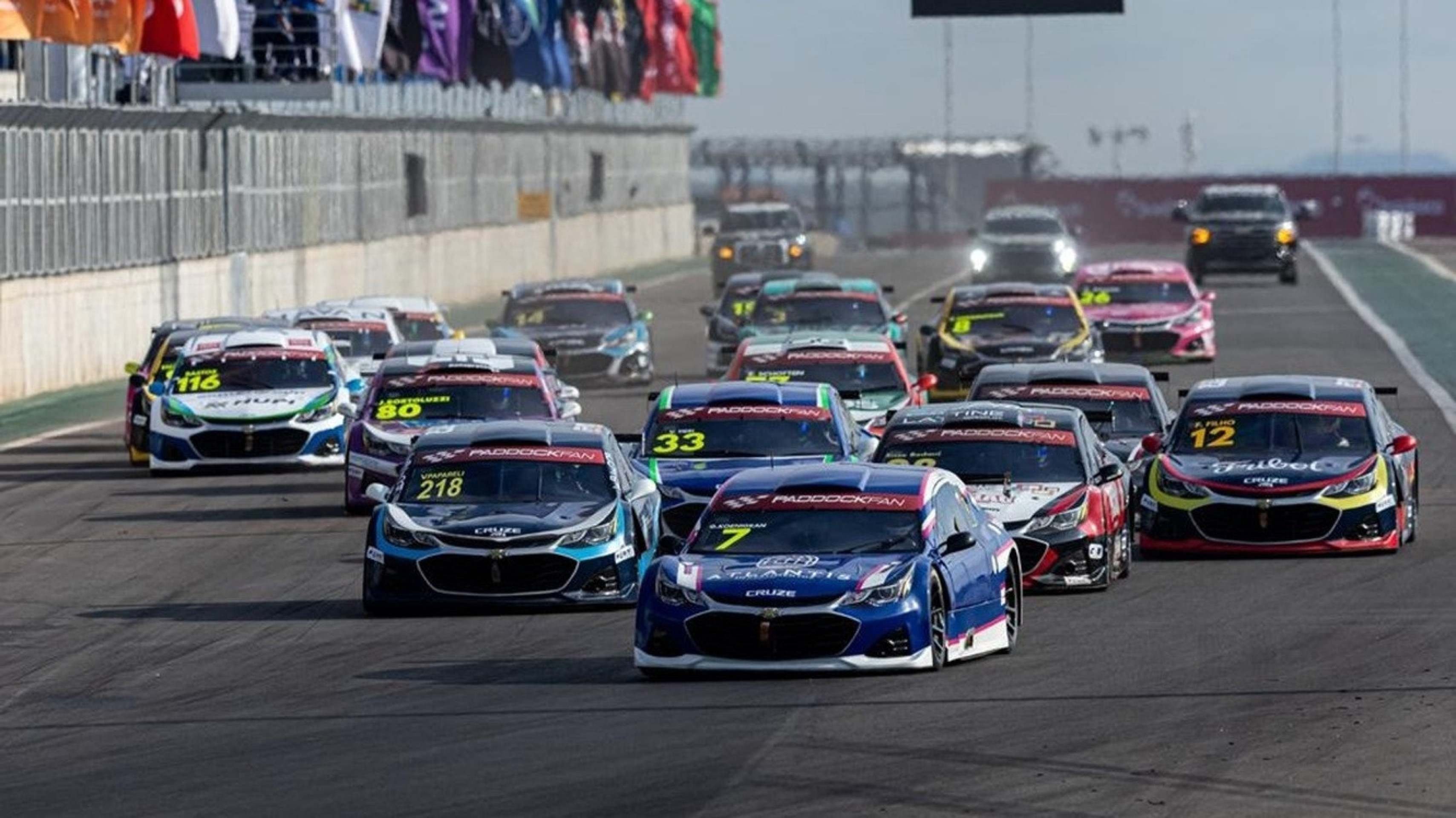 A Stock Car brasileira &eacute; refer&ecirc;ncia em organiza&ccedil;&atilde;o e gest&atilde;o esportiva para a FIA e profissionais do automobilismo latino-americano