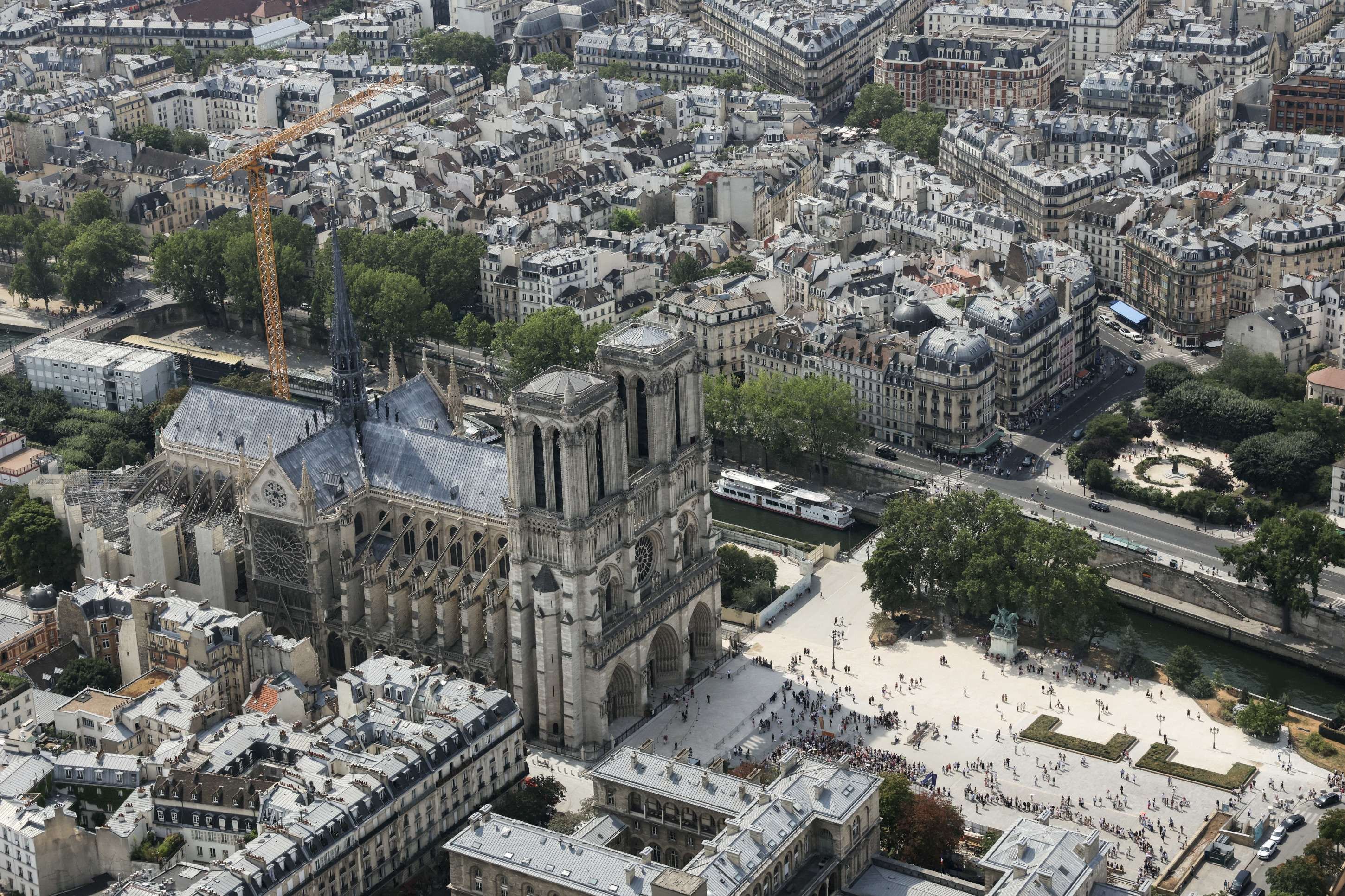 Novos vitrais de Notre Dame serão instalados entre outubro e novembro