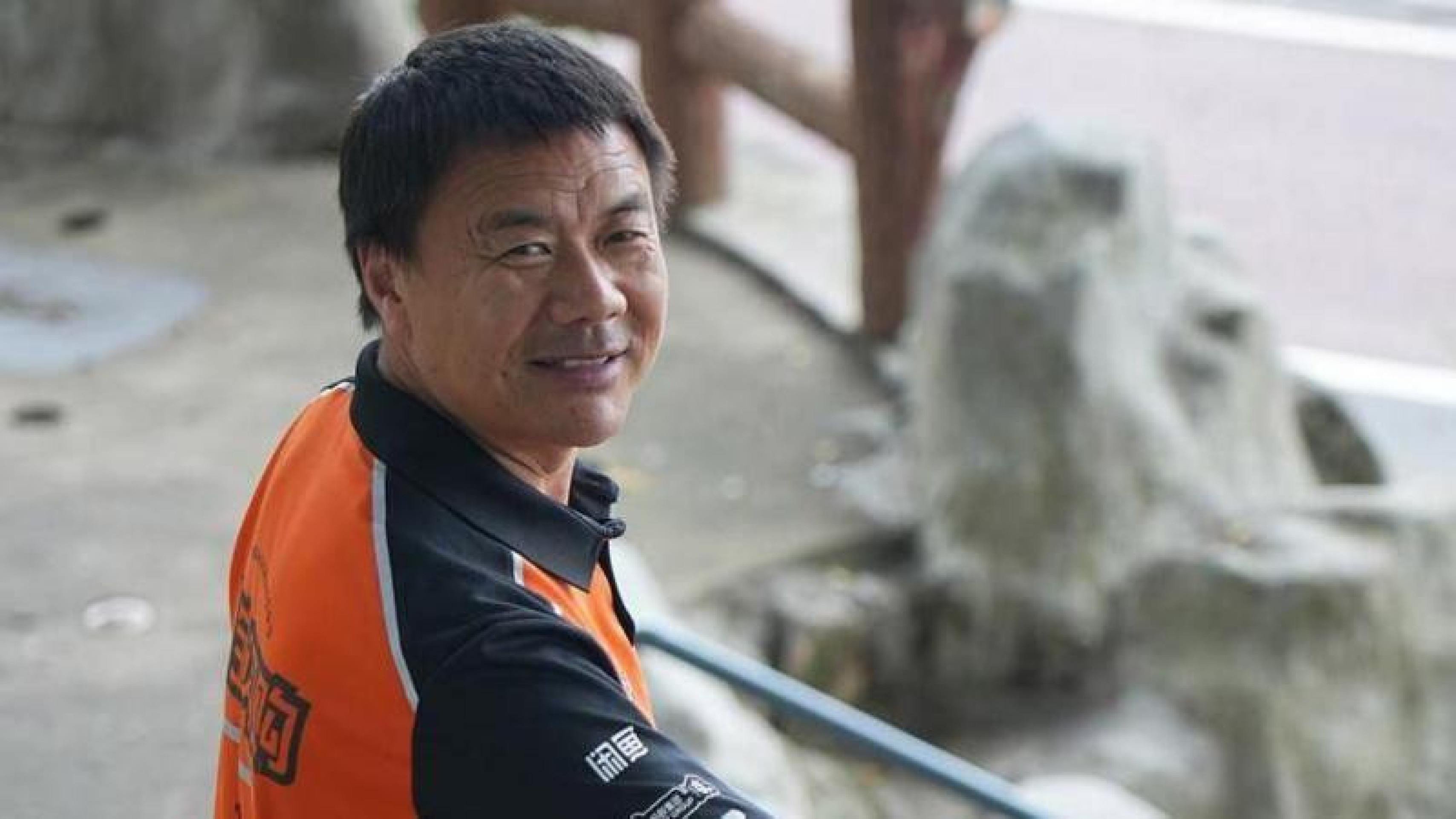 Ele 'rabiscava' versos entre as entregas: o entregador de comida que ganhou um dos principais prêmios literários da China